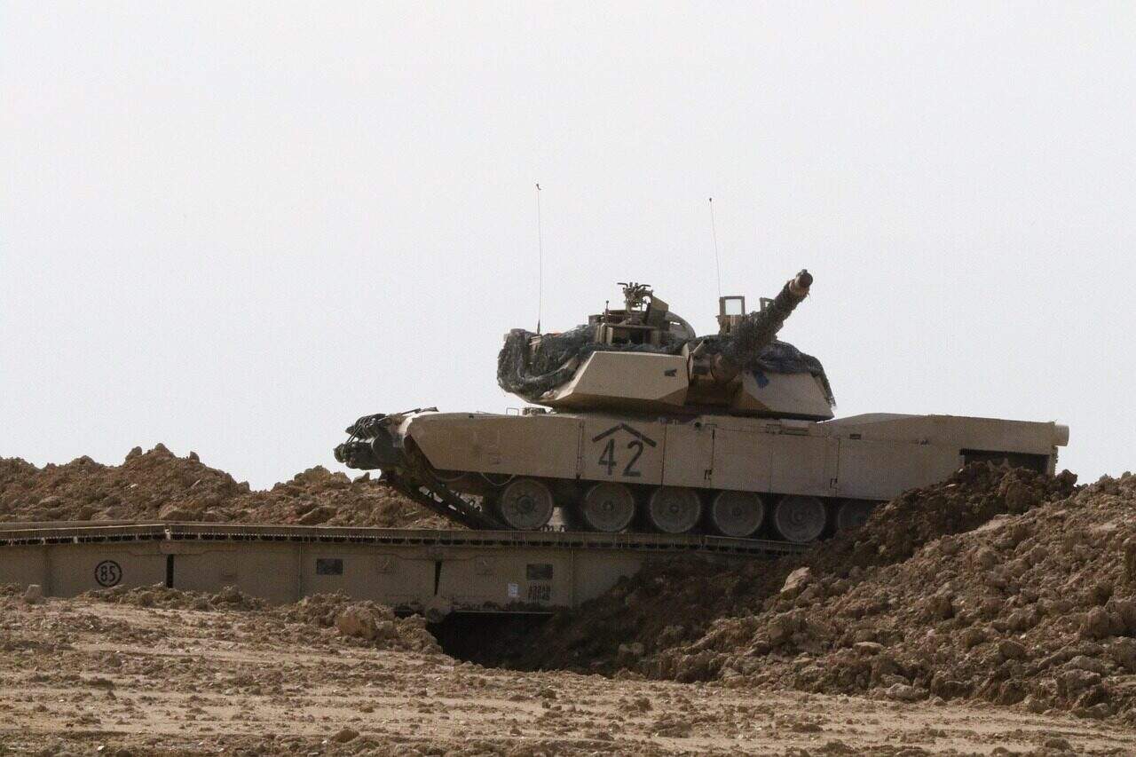 armored bridge layer, bridge, layer, military, army, nature, marines, deployment, laying, armed forces, action, weapon, desert, armored, outdoor, protection, tank, track, transportation, war, heavy, obstacle